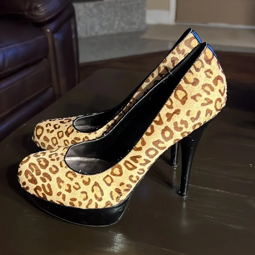 Baker’s Victoria Calf Hair Leopard Print Platform Pumps Size 8